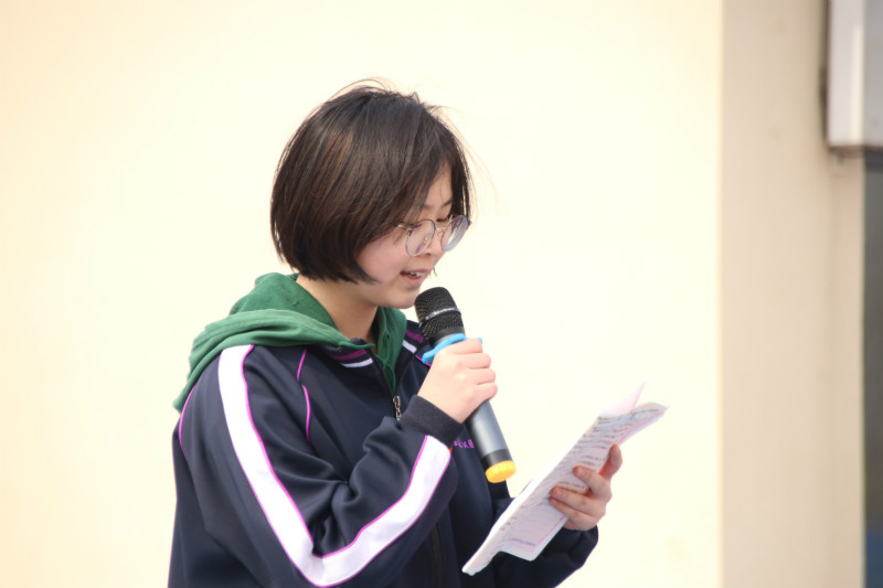 初二学生发言_meitu_17.jpg